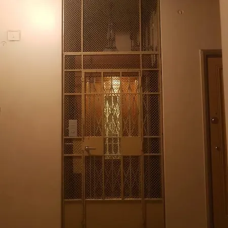 Studio Apartment *